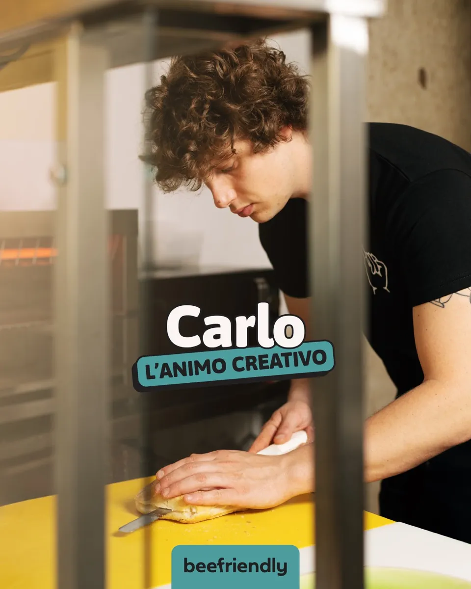 Carlo al lavoro nella cucina Beefriendly